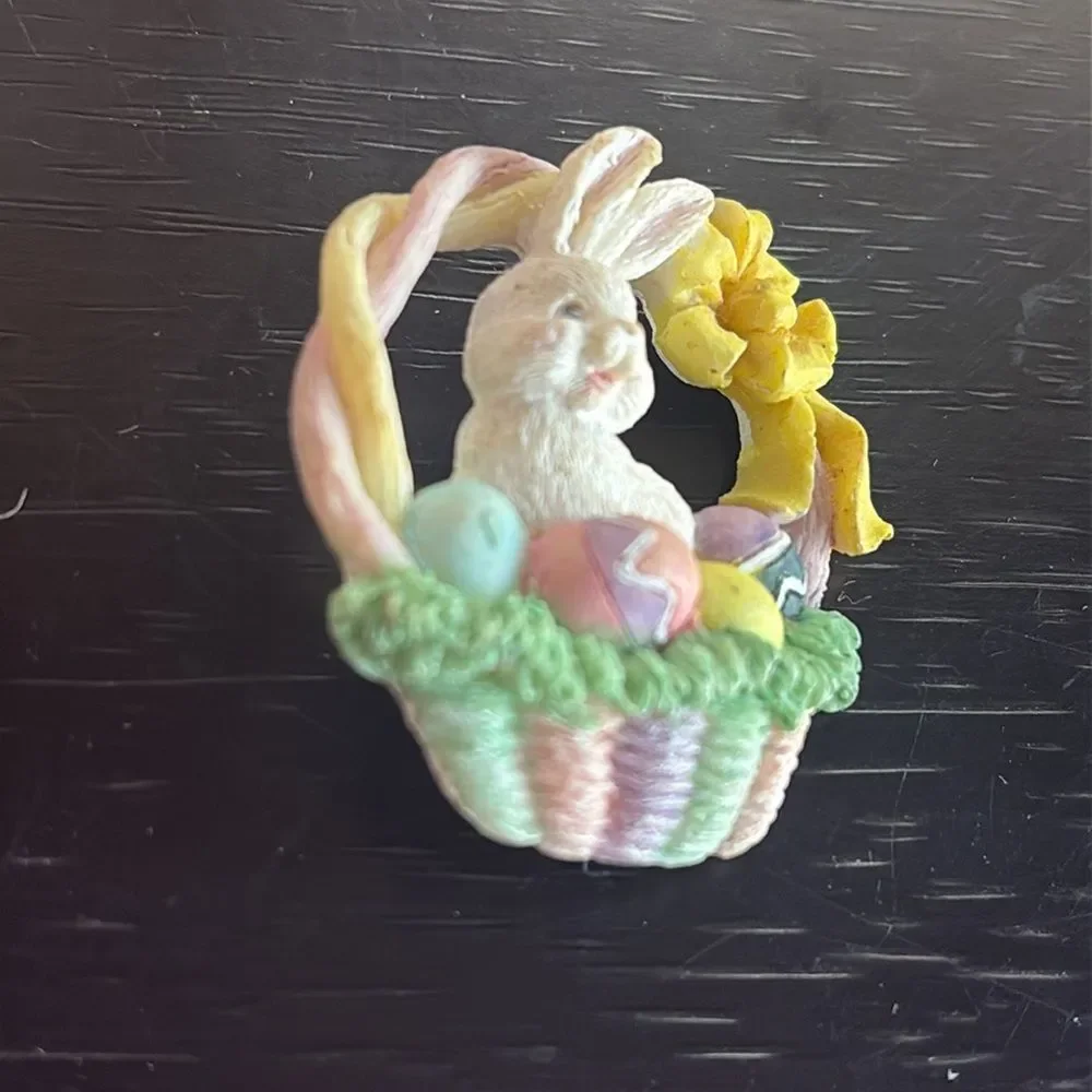 Vintage Easter Pin Brooch Bunny Basket
